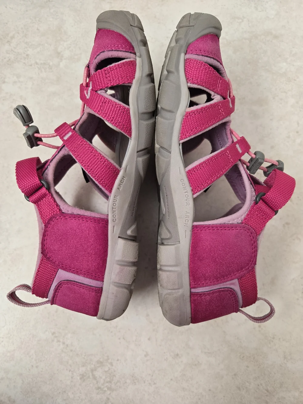 KEEN Kids' Seacamp II CNX Pink sandals Size 4 Big Kids